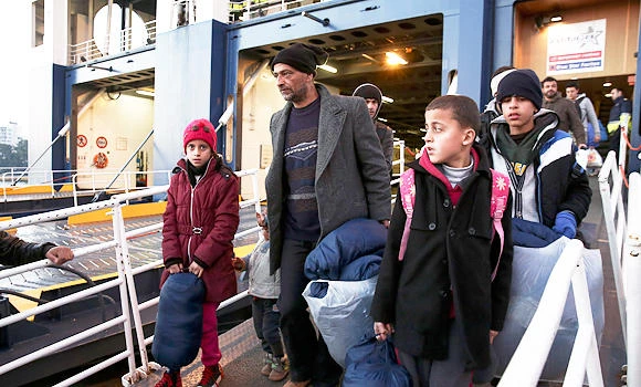 As 2016 dawns, refugee, migrant flows look set to continue