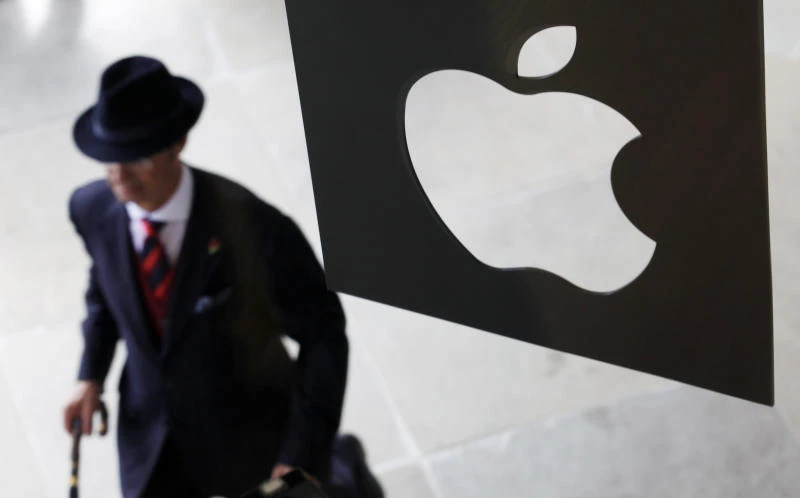 Investor pressures Apple for racial diversity in senior ranks