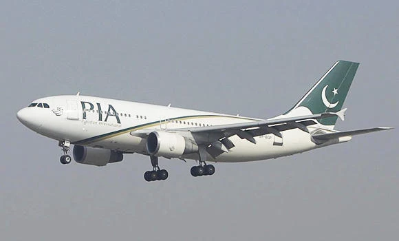 Passengers stranded as PIA flight delayed