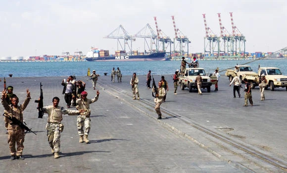Aden curfew imposed after 12 die in battles