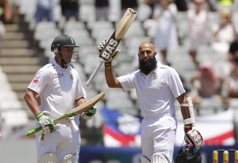 Amla returns to form as England toils