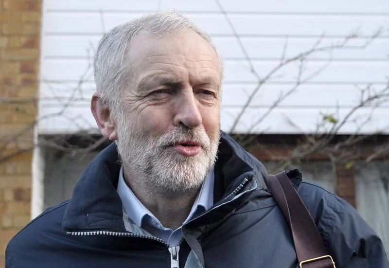 British opposition leader, seeking party control, sacks dissenters