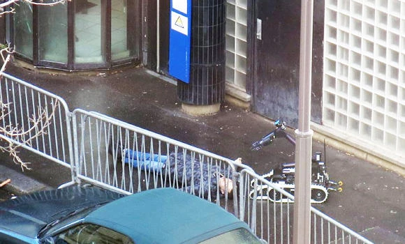 Man killed in bid to attack Paris police