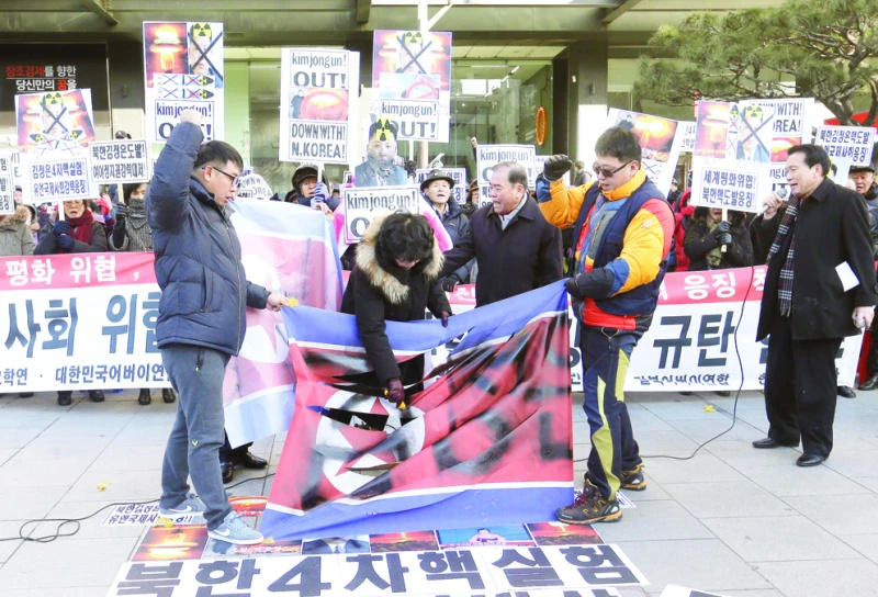 South Korea in talks with US to deploy strategic weapons