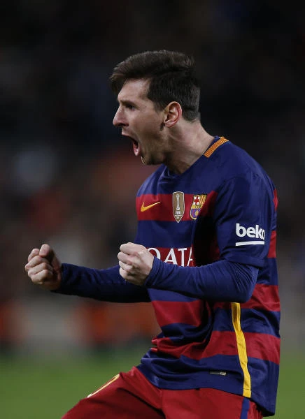 Messi sizzles as Barca whips Espanyol 4-1 in Copa