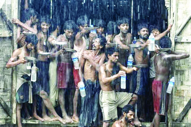 Sharp drop in Rohingya migrants after Thai, Bangladesh crackdowns