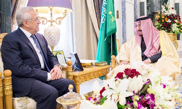 King Salman receives former Lebanese president