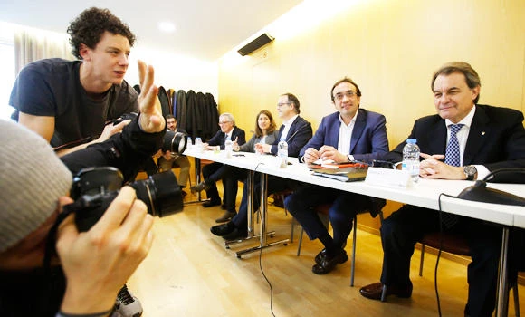 Spain’s conservatives seek coalition to thwart Catalan separatists