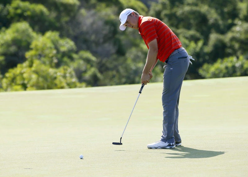 Spieth with another big finish leads by 5 at Kapalua
