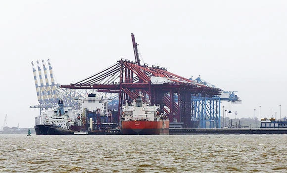 Indian court jails 25 foreign ship crew members in arms case