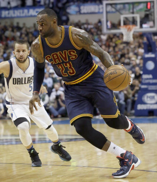 James scores 27 as Cavs beat Mavs for 8th straight win