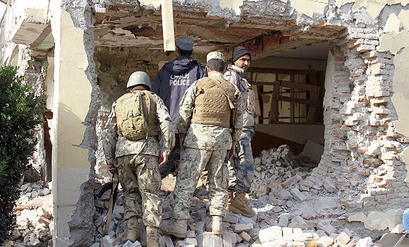 Daesh in Afghanistan claim Pakistan consulate attack, 7 killed