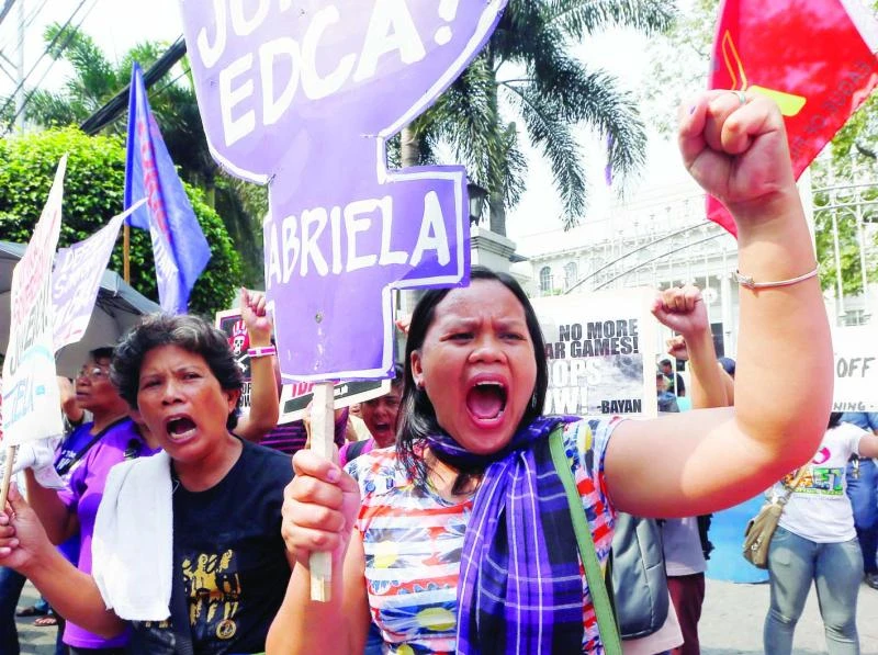 Philippines offers 8 bases to US