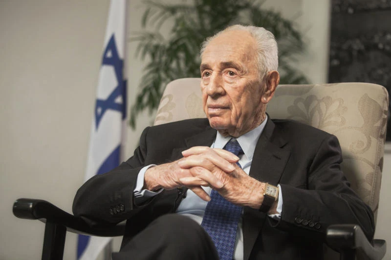 Israel’s Shimon Peres suffers ‘mild’ heart attack