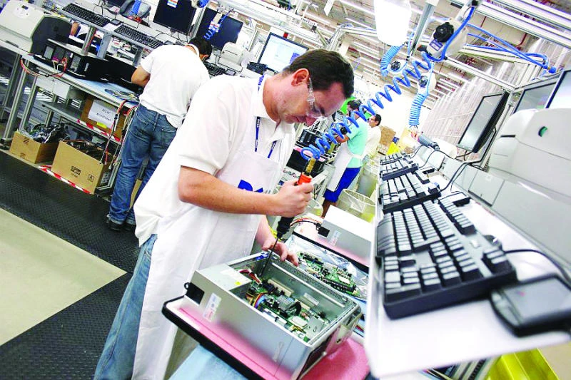 Brazil’s economic activity slows in November