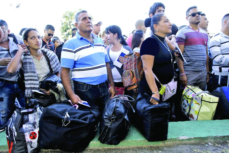 180 stranded Cuban migrants cross into US