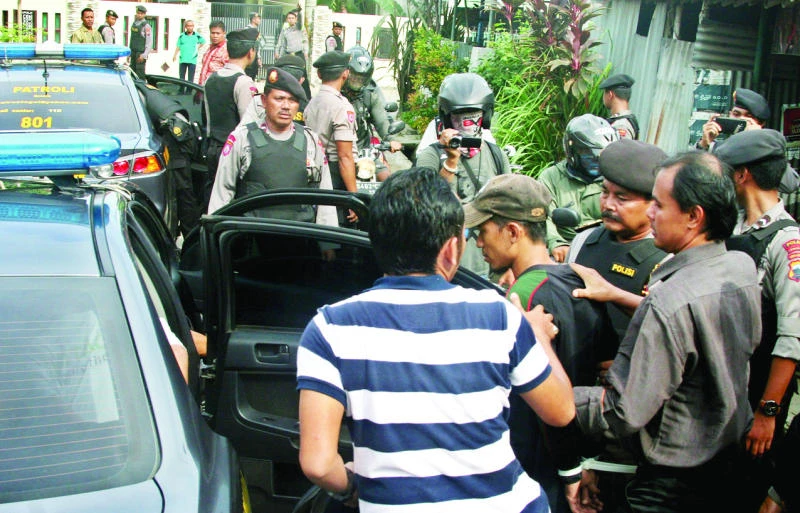 Indonesia arrests 12 after Jakarta attack