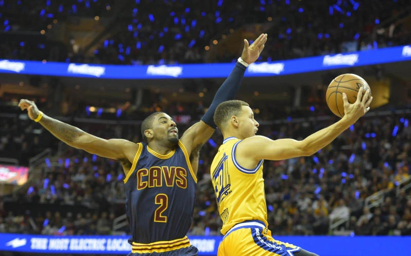 Golden Statement: Curry, Warriors demolish Cavaliers 132-98