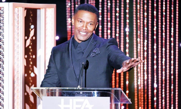 Jamie Foxx rescues driver from burning vehicle