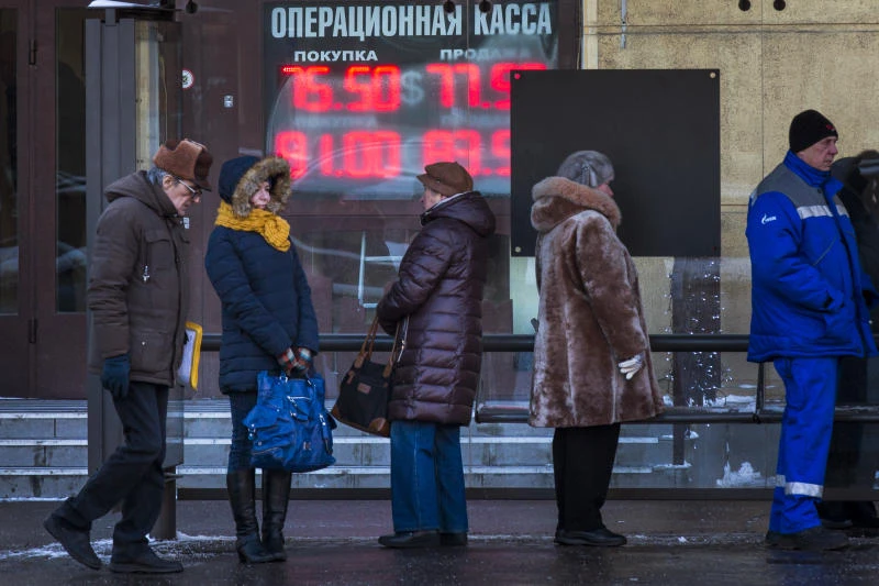 Gorbachev sounds alarm as Russian ruble hits record low