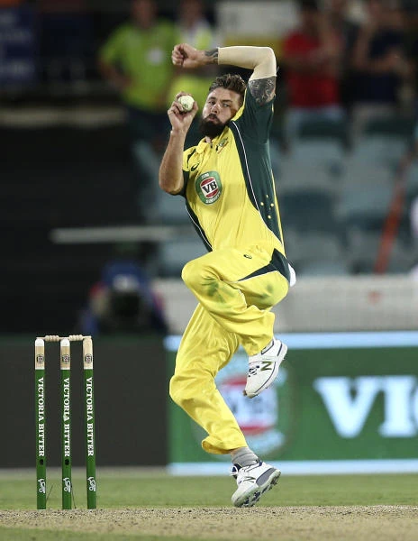 Australia wins runfest after India meltdown