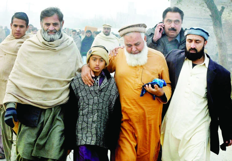 Pakistan buries attack victims