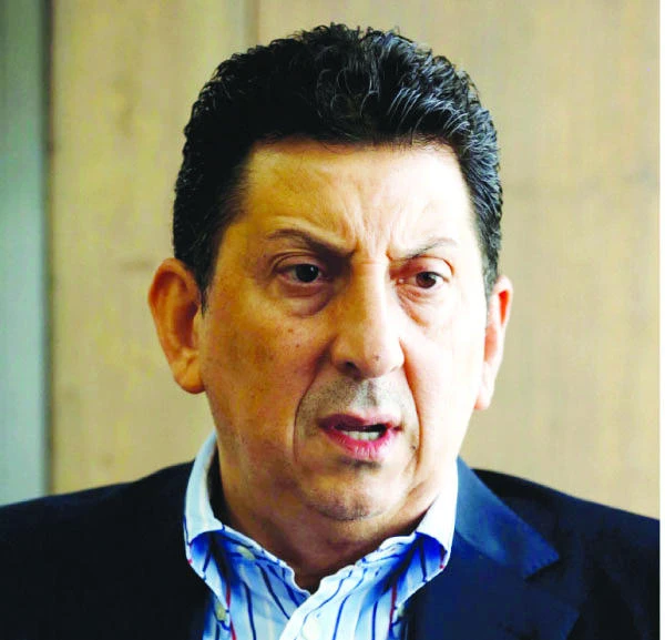 Mobily swings to quarterly profit, trims annual loss