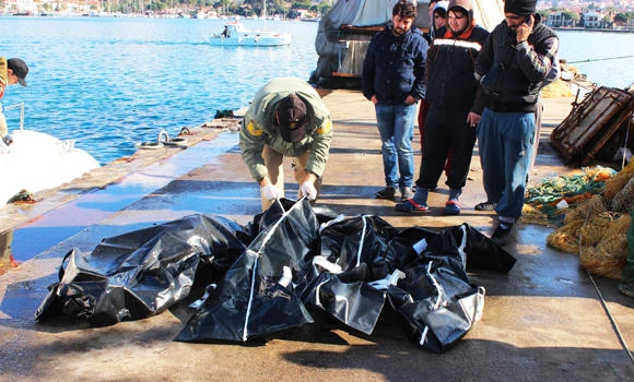 12 migrants drown trying to reach Europe