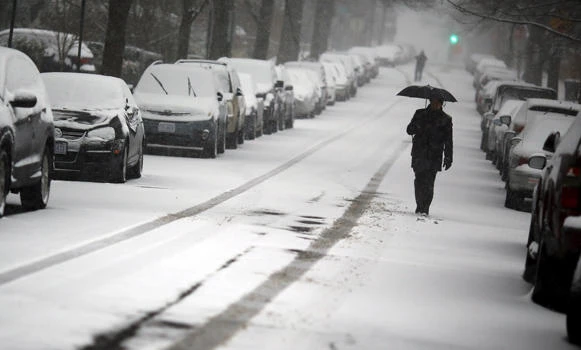 Canceled flights pile up as major storm threatens Eastern US