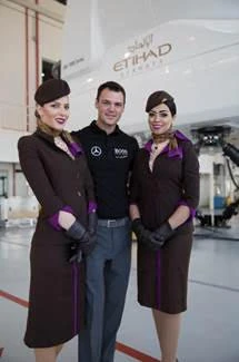 Etihad Airways’ pilot takes on golfer in Biggest Bunker Challenge
