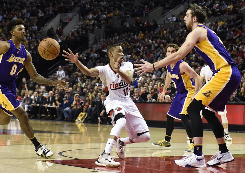 Trail Blazers rout Lakers 121-103