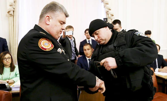 Prosecute high officials to fight ‘brutal’ corruption, Ukraine told