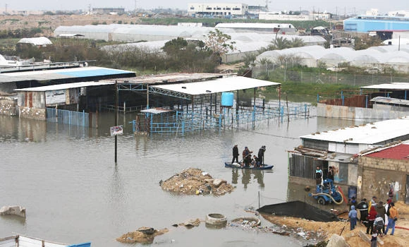 Tunnel collapse: 8 Hamas men missing