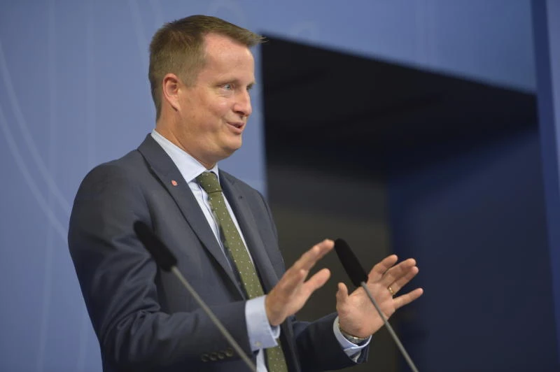 Sweden to deport up to 80,000 asylum-seekers
