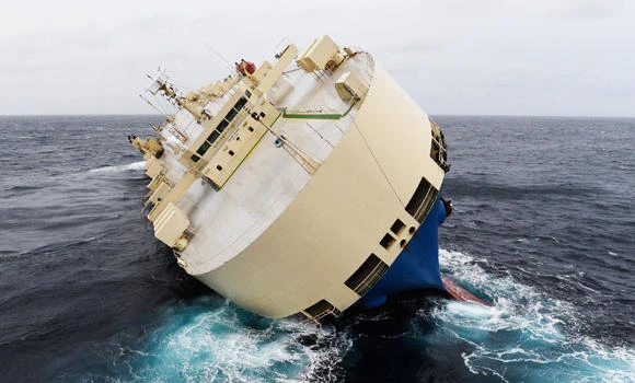 Listing freighter drifts toward France’s Atlantic coast
