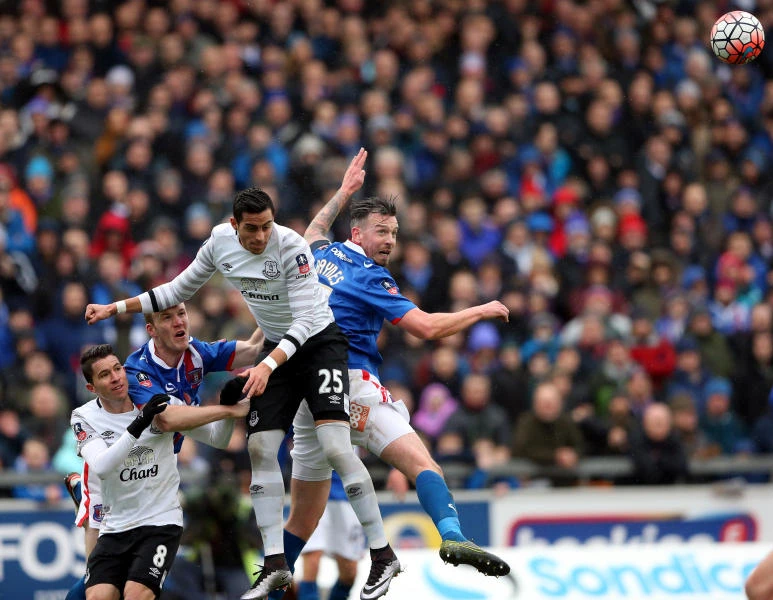Everton bounces back at Carlisle in FA Cup