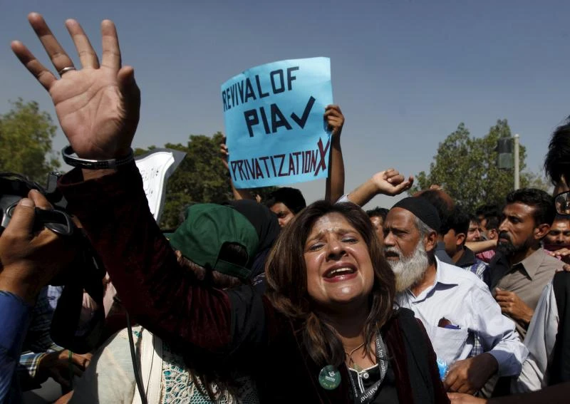 2 dead, several wounded in clashes at Karachi airport