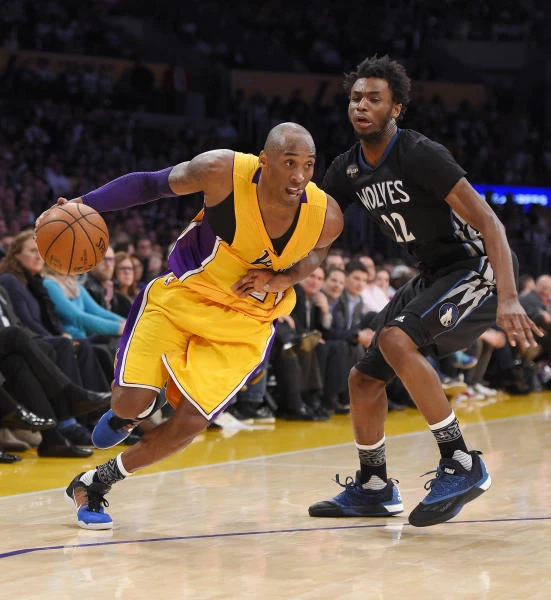 Kobe enjoys vintage performance as Lakers snap losing streak