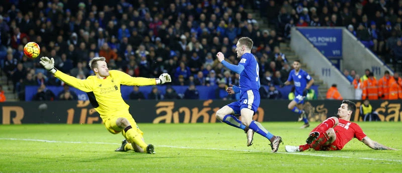 Vardy keeps Leicester in front; Man City grind out win