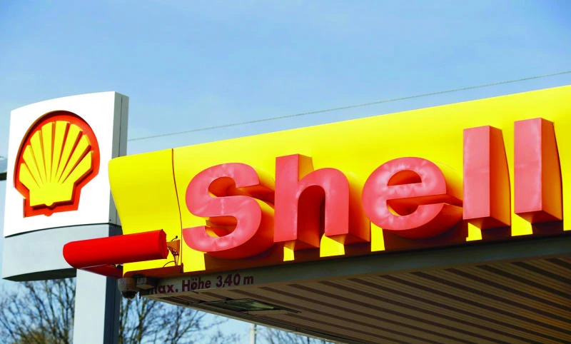 Shell reports earnings plunge on oil’s slump