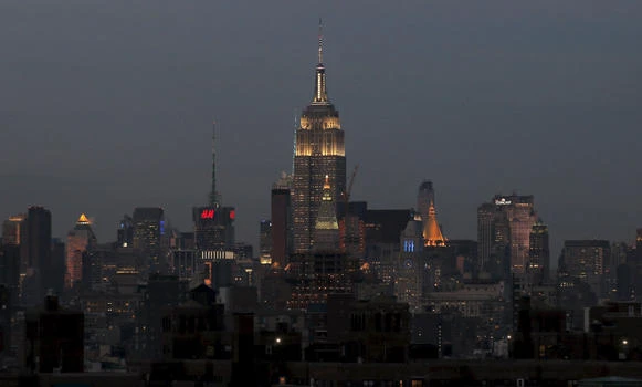 Man arrested after crashing drone into Empire State Building