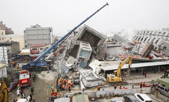 Powerful quake kills at least 7 in Taiwan