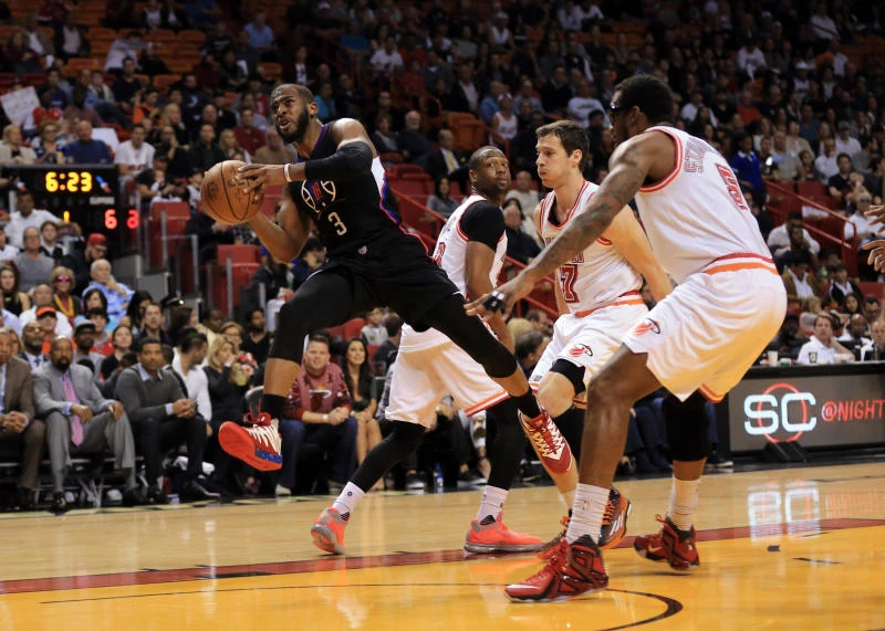 Paul powers Clippers to victory at Miami