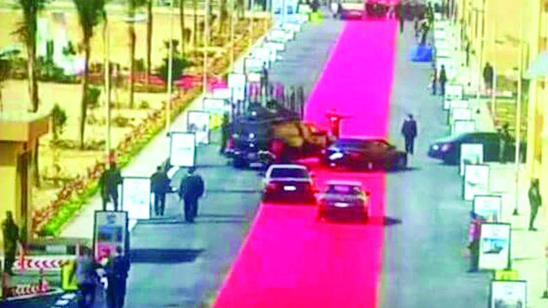 Giant red carpet for El-Sisi motorcade sparks uproar