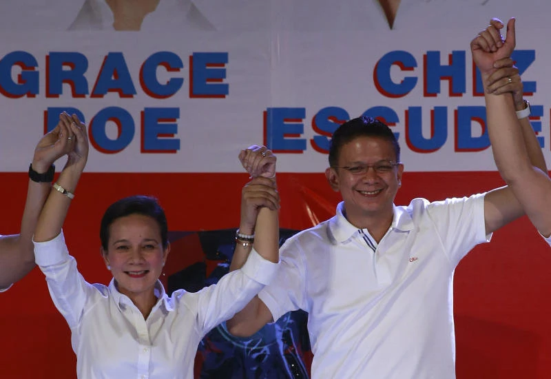 Cliffhanger Philippine presidential race gets underway