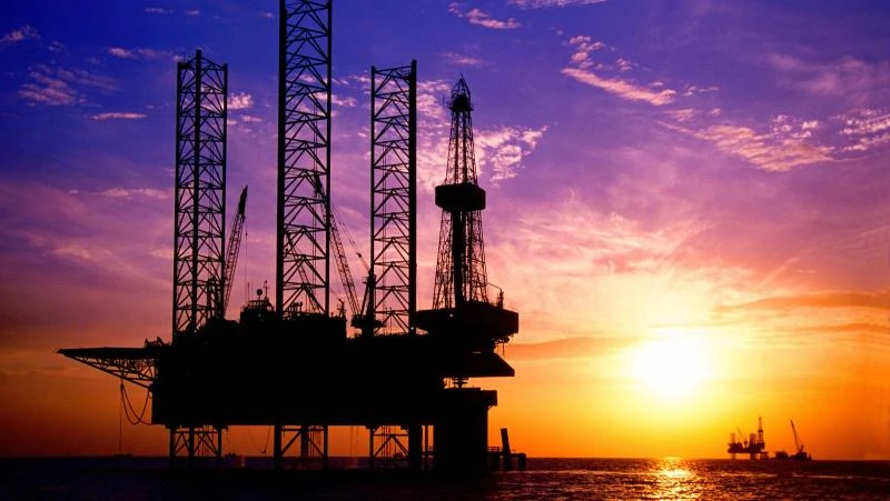 Oil prices decline 3%