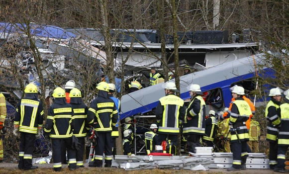 Eight dead, 150 hurt in train crash in Germany