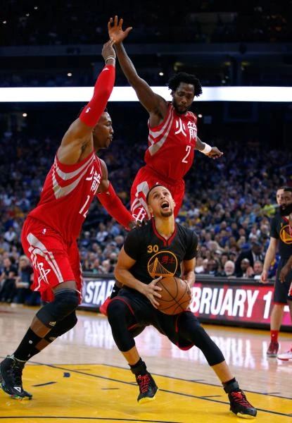 Curry leads Warriors past Rockets for 42nd straight home win