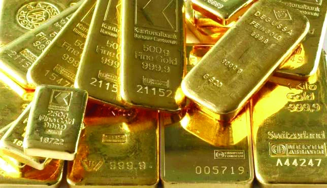 Gold surges to one-year high on fears of financial uncertainty