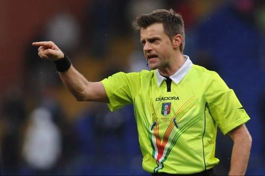 Referee becomes first casualty of Juve v Napoli